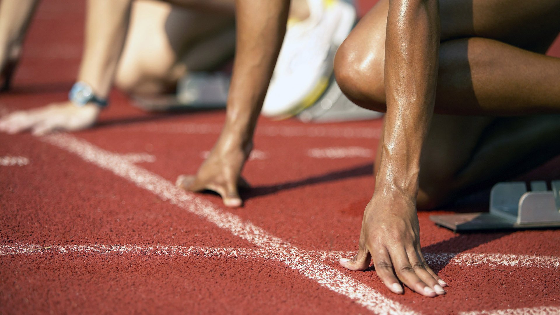 靠谱的伙伴:车队合作赢得比赛关键点,团队合作拉车